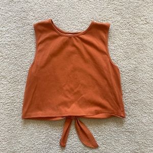 Vestique womens orange crop top, size large